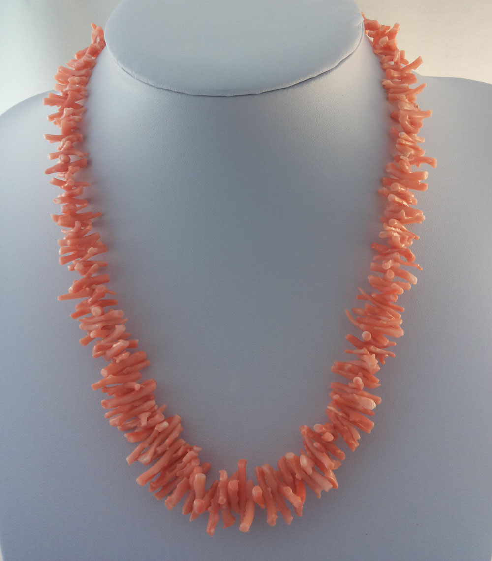 Vintage Angel Skin Natural Coral Graduated Branch Necklace - Image 2