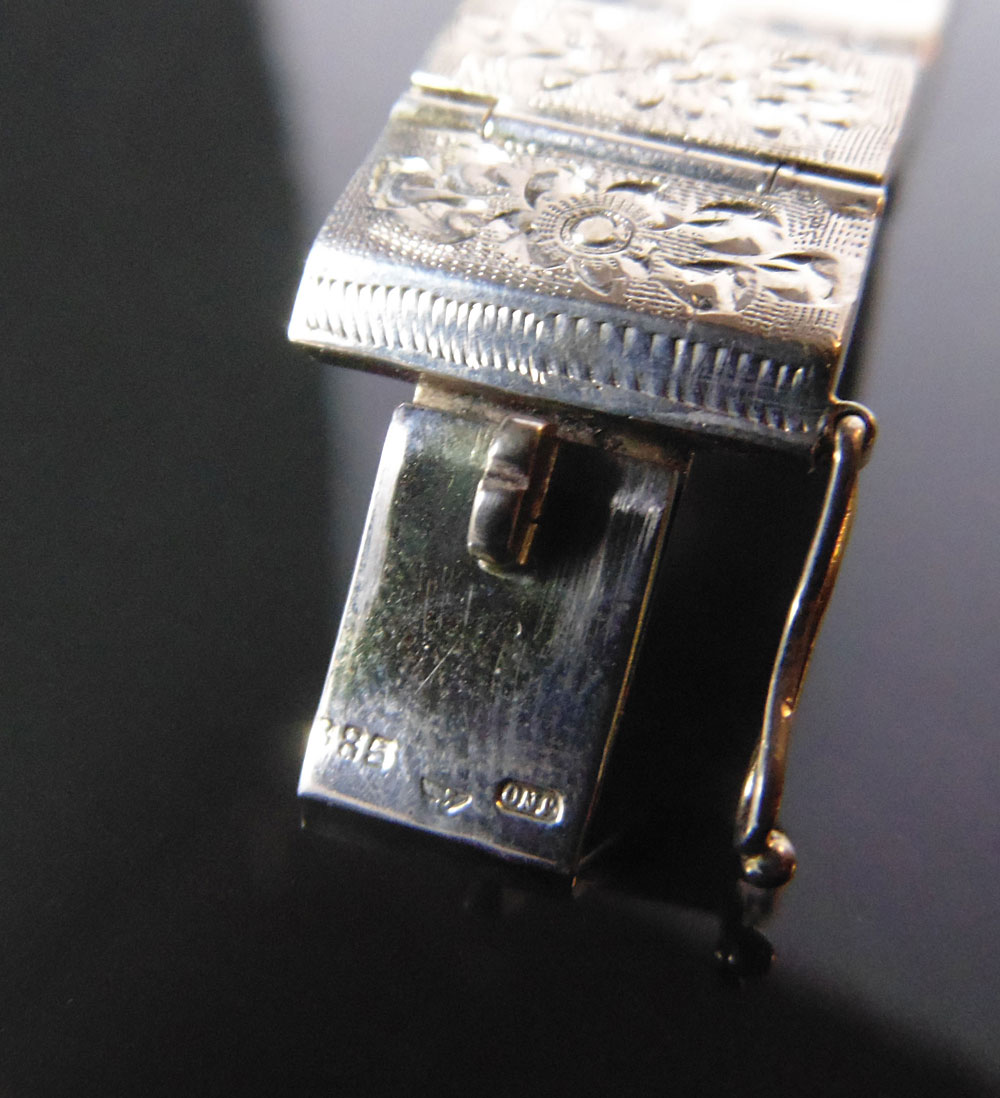 Vintage Silver Hinged Etched Hollow Bracelet European c1940s - Image 2