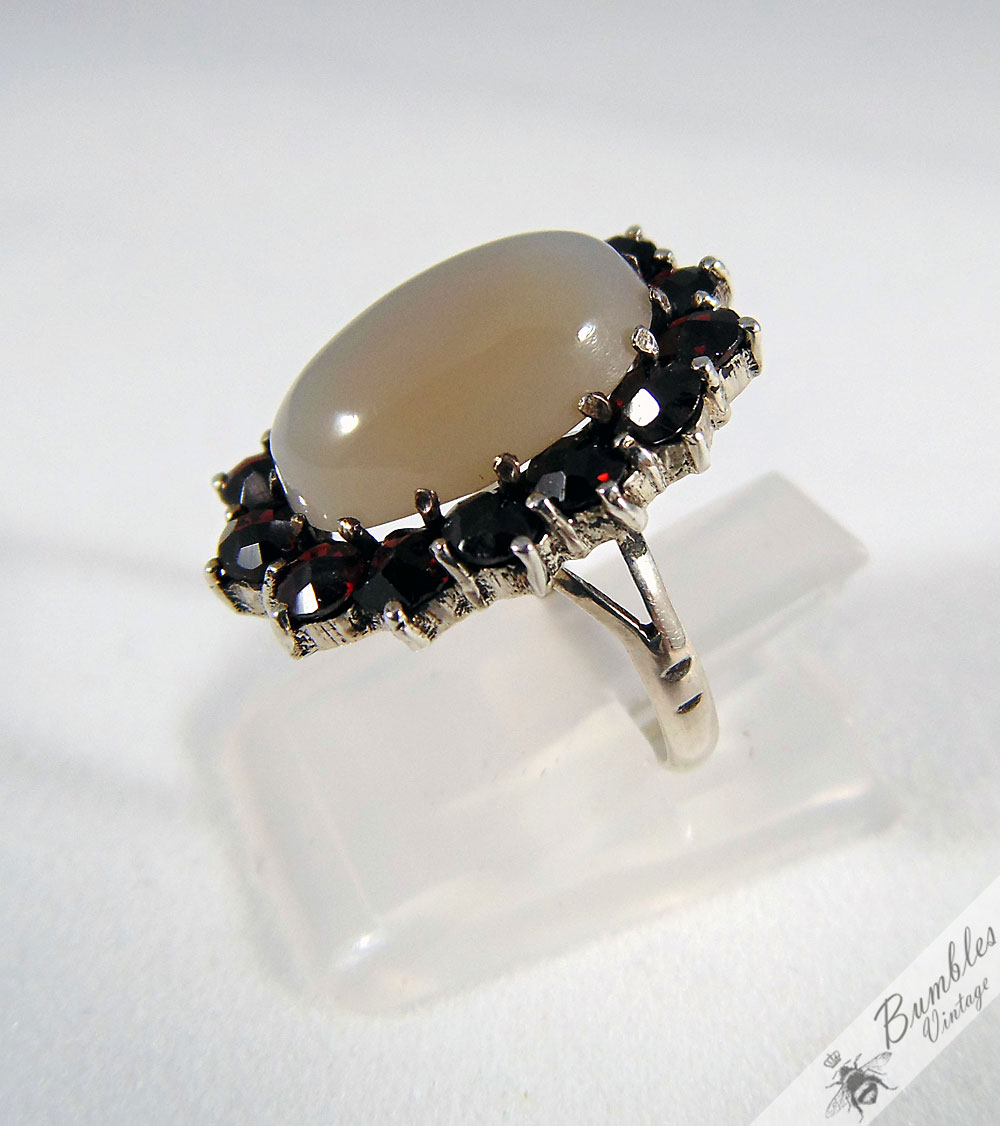 Vintage European Bohemian Garnet & Milky Agate Silver Ring c1930 - Image 3