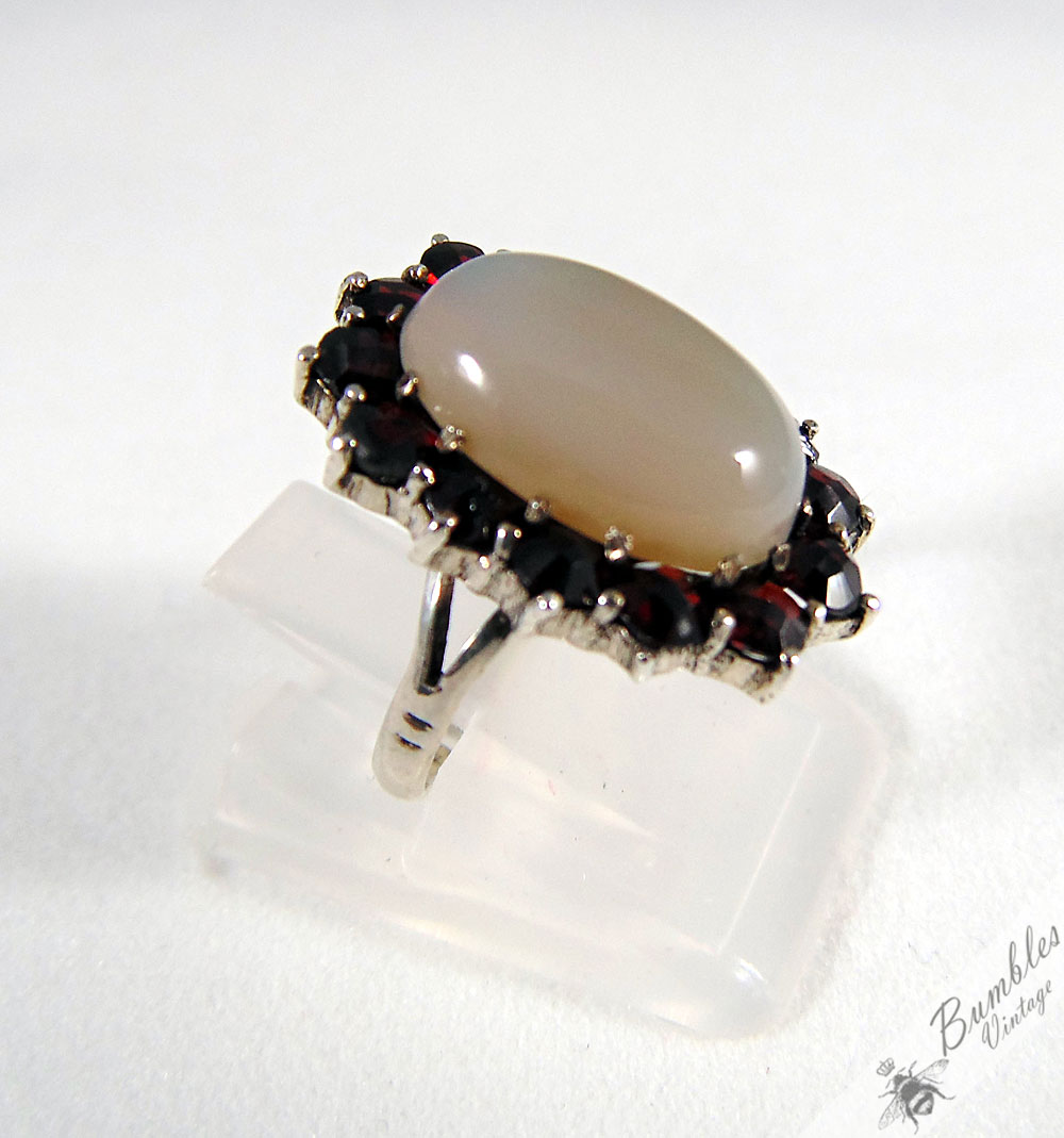 Vintage European Bohemian Garnet & Milky Agate Silver Ring c1930 - Image 4