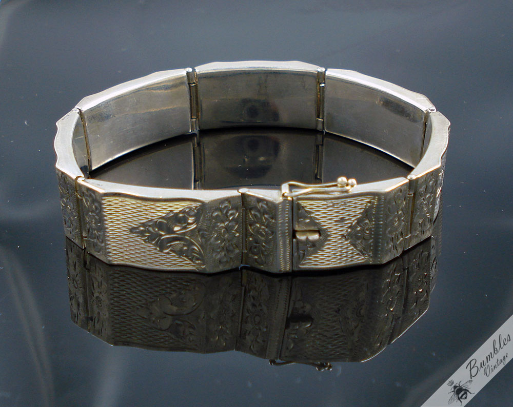 Vintage Silver Hinged Etched Hollow Bracelet European c1940s - Image 5