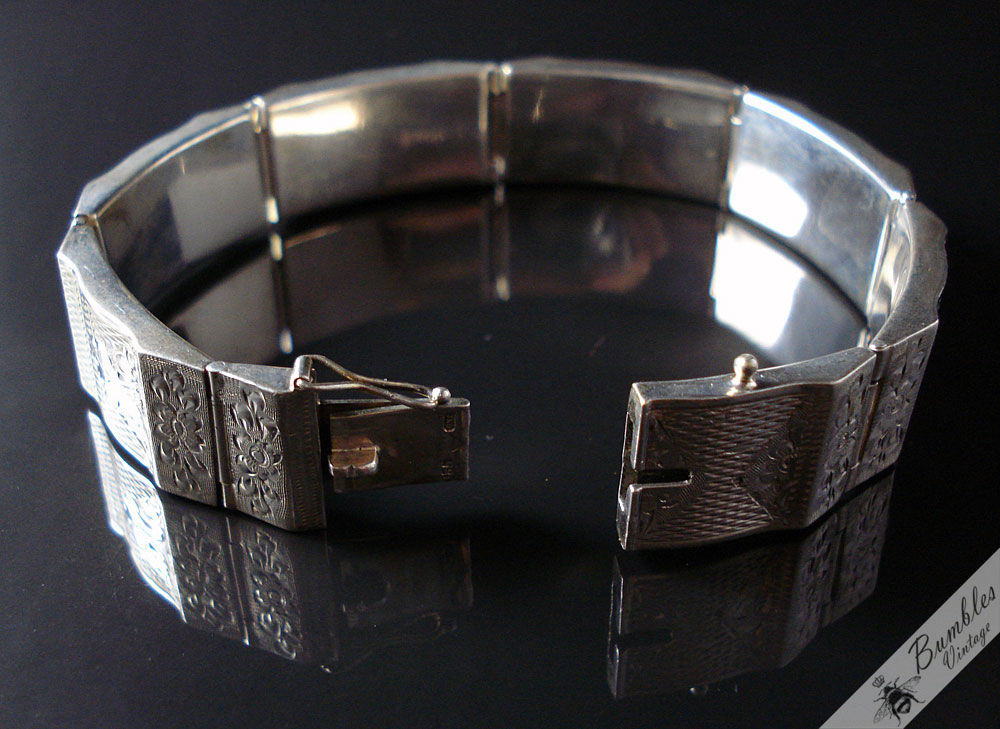 Vintage Silver Hinged Etched Hollow Bracelet European c1940s - Image 7