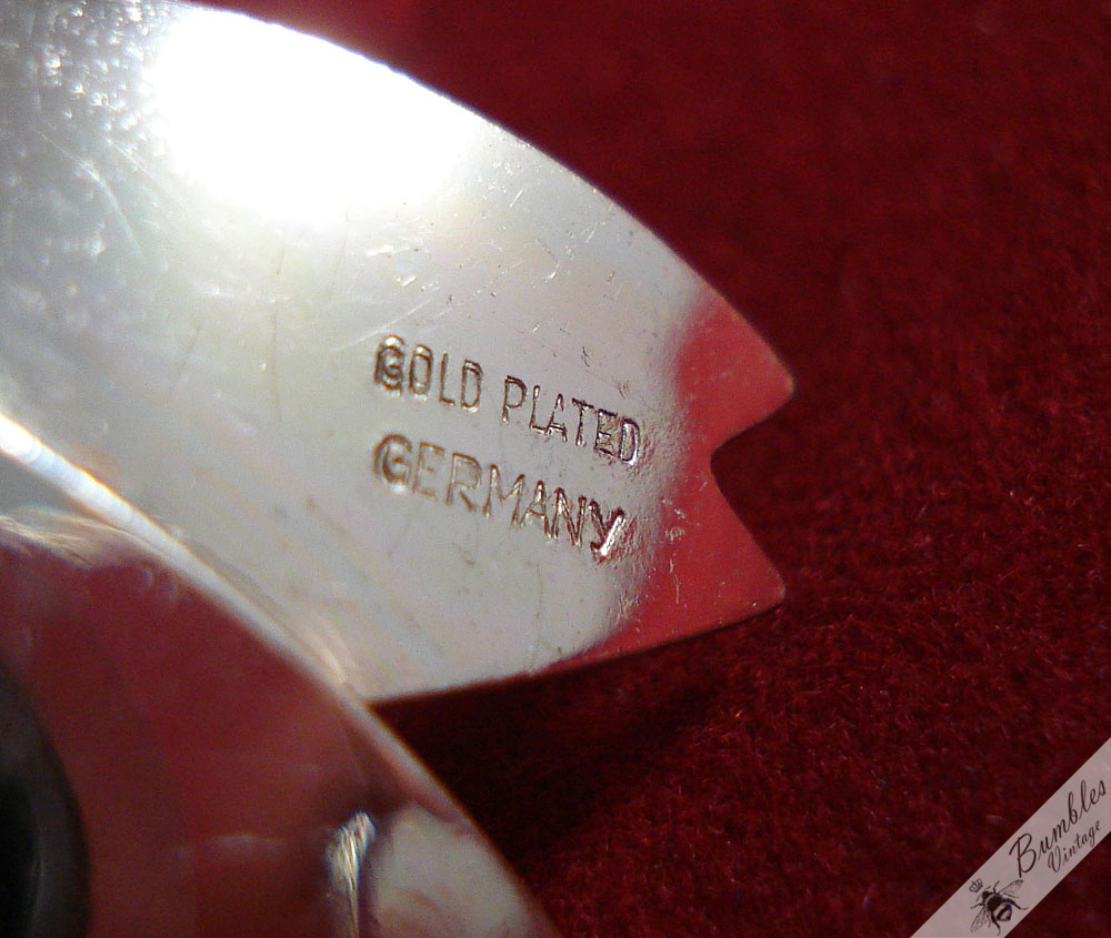 Vintage Gold Plated Germany Leaves Bow Brooch & Clip Earrings Demi Parure Set - Image 7