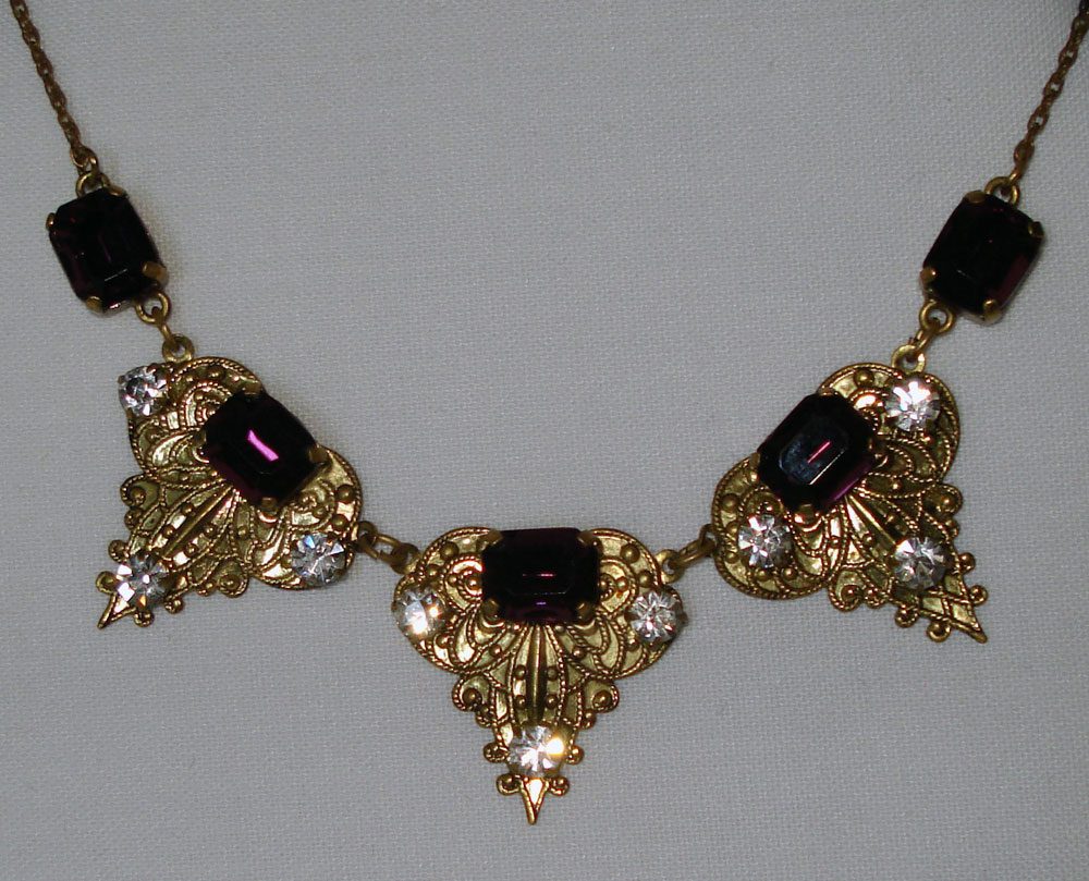 Art Nouveau Vintage Filigree Gold Tone Brass Lavalier Leaf Necklace