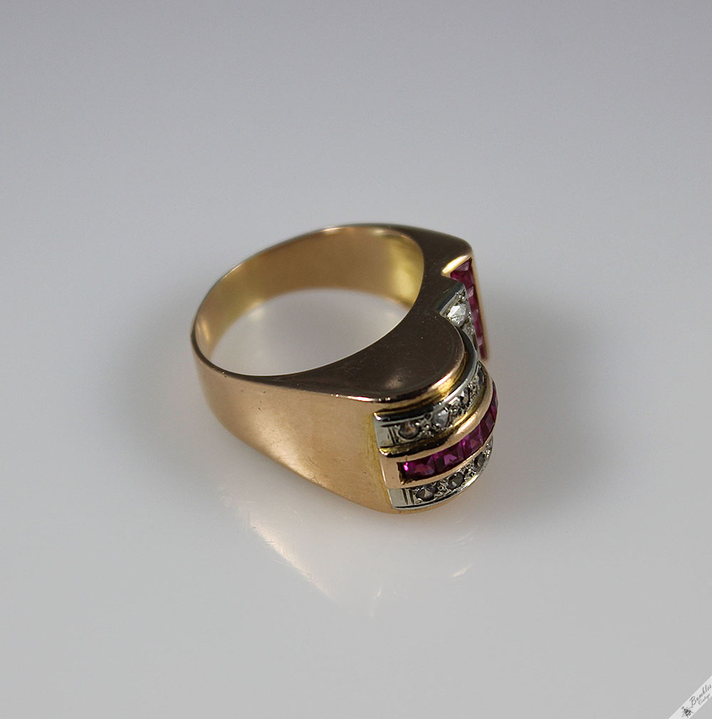 Unique Vintage Art Deco 18K Yellow Gold Diamond Ruby Cocktail Ring c1930 - Image 2